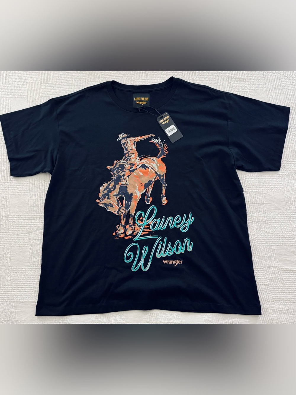 New with tags Wrangler x Lainey Wilson collaboration t-shirt in woman’s size lar
